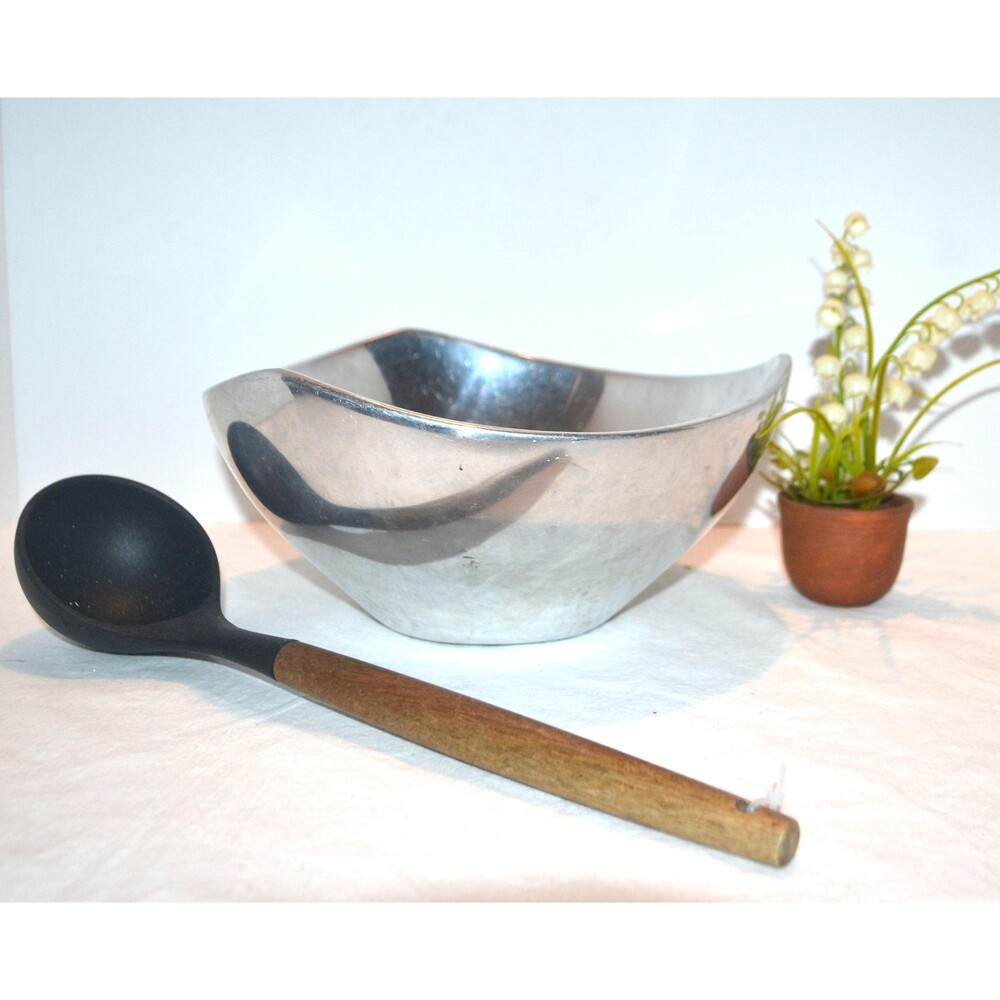 Nambe Vintage Tri-Corner Silver Metal Bowl